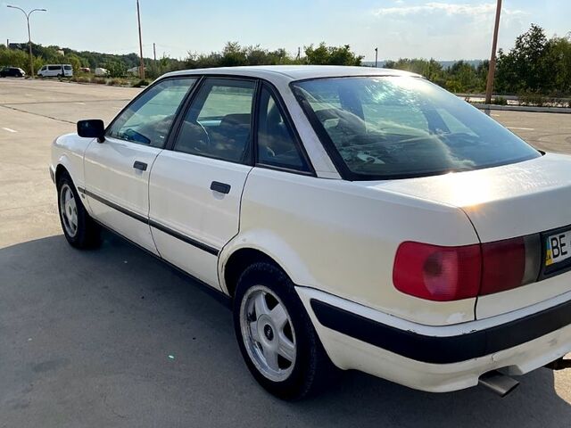 Белый Ауди 80, объемом двигателя 2 л и пробегом 11 тыс. км за 2700 $, фото 3 на Automoto.ua