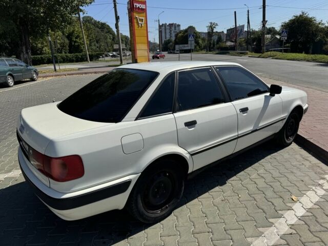 Белый Ауди 80, объемом двигателя 2 л и пробегом 285 тыс. км за 2500 $, фото 2 на Automoto.ua