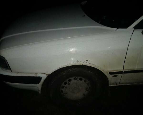 Белый Ауди 80, объемом двигателя 2 л и пробегом 399 тыс. км за 2000 $, фото 9 на Automoto.ua