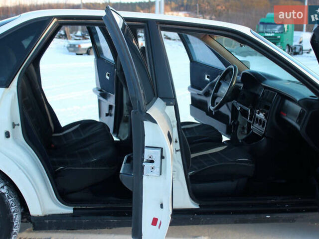 Белый Ауди 80, объемом двигателя 1.98 л и пробегом 310 тыс. км за 2650 $, фото 25 на Automoto.ua