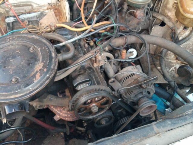 Белый Ауди 80, объемом двигателя 1.8 л и пробегом 1 тыс. км за 1204 $, фото 3 на Automoto.ua