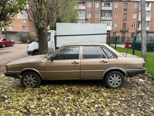 Бежевый Ауди 80, объемом двигателя 1.6 л и пробегом 490 тыс. км за 600 $, фото 2 на Automoto.ua