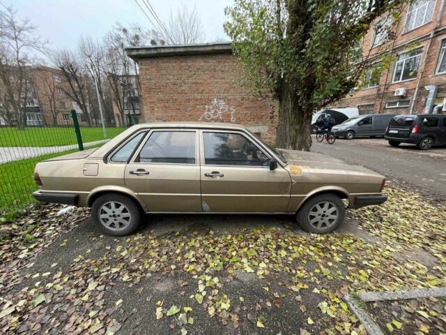 Бежевый Ауди 80, объемом двигателя 1.6 л и пробегом 490 тыс. км за 600 $, фото 7 на Automoto.ua