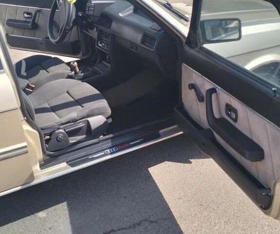 Бежевый Ауди 80, объемом двигателя 1.6 л и пробегом 100 тыс. км за 1100 $, фото 4 на Automoto.ua