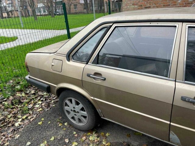 Бежевый Ауди 80, объемом двигателя 1.6 л и пробегом 490 тыс. км за 600 $, фото 6 на Automoto.ua