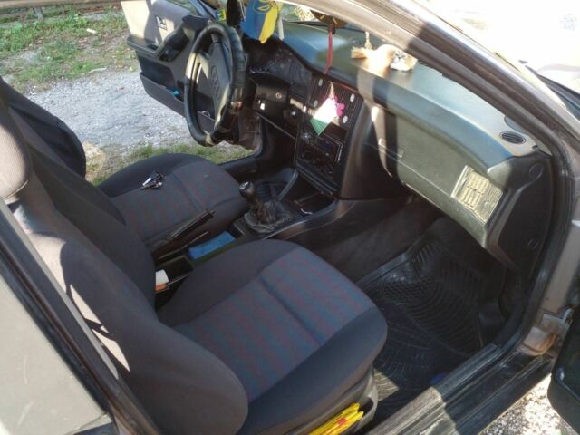 Бежевий Ауді 80, об'ємом двигуна 0 л та пробігом 200 тис. км за 1300 $, фото 5 на Automoto.ua