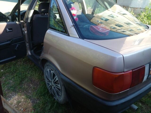 Бежевий Ауді 80, об'ємом двигуна 0 л та пробігом 200 тис. км за 1300 $, фото 3 на Automoto.ua