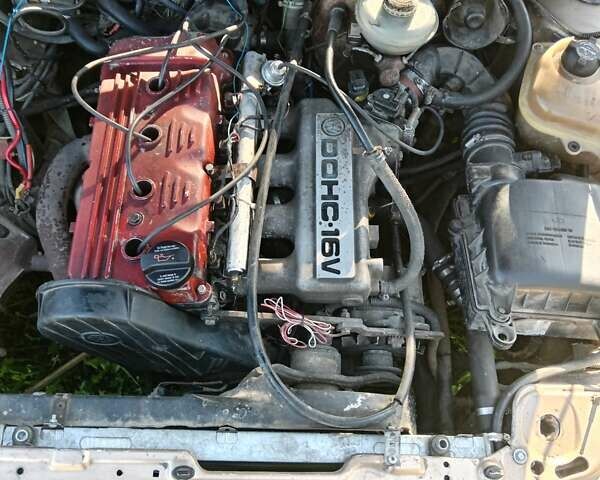 Бежевый Ауди 80, объемом двигателя 1.98 л и пробегом 107 тыс. км за 1200 $, фото 7 на Automoto.ua