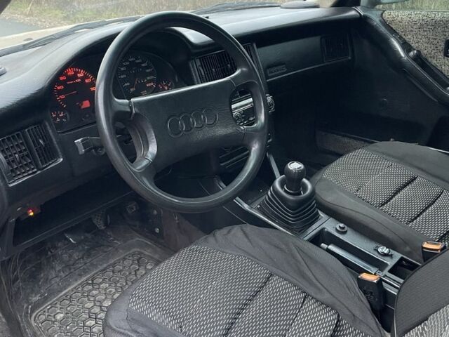 Бежевый Ауди 80, объемом двигателя 1.8 л и пробегом 300 тыс. км за 1300 $, фото 4 на Automoto.ua