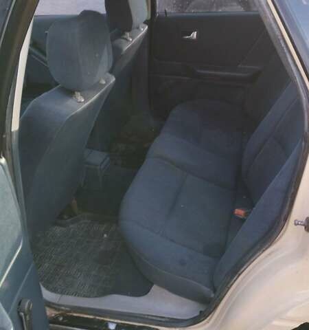 Бежевый Ауди 80, объемом двигателя 1.8 л и пробегом 326 тыс. км за 1550 $, фото 4 на Automoto.ua