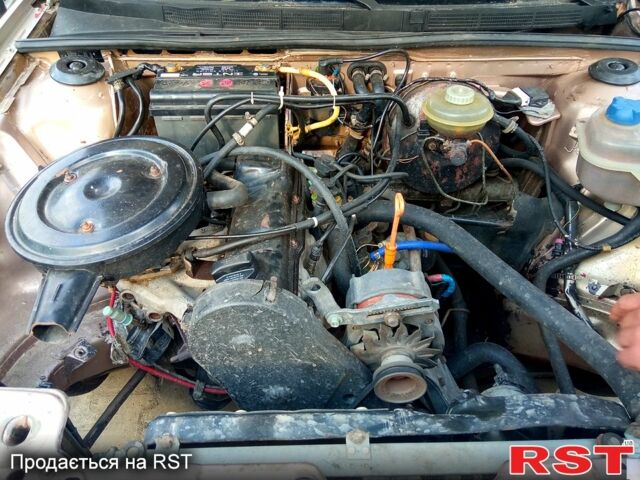 Бежевий Ауді 80, об'ємом двигуна 1.8 л та пробігом 350 тис. км за 1850 $, фото 3 на Automoto.ua