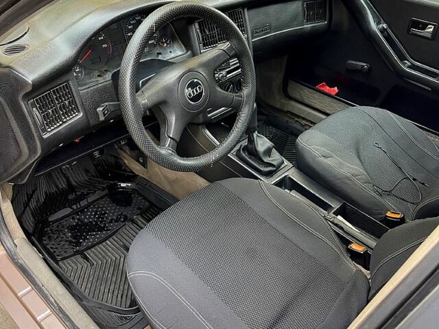 Бежевий Ауді 80, об'ємом двигуна 1.8 л та пробігом 320 тис. км за 1400 $, фото 3 на Automoto.ua