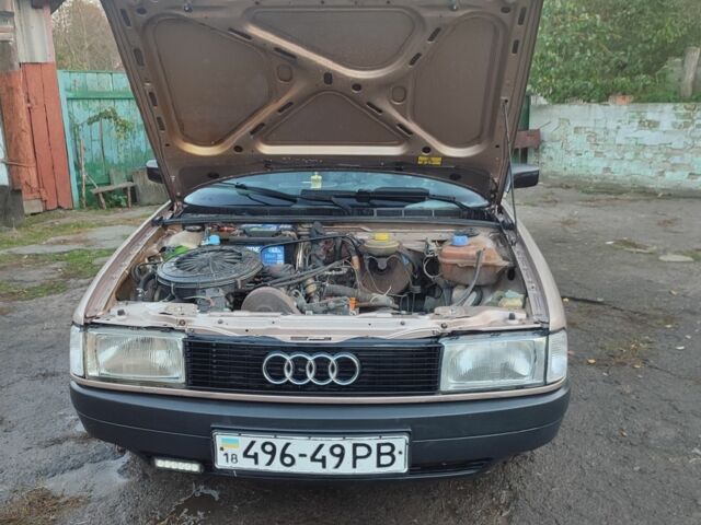 Бежевый Ауди 80, объемом двигателя 1.8 л и пробегом 415 тыс. км за 1900 $, фото 5 на Automoto.ua