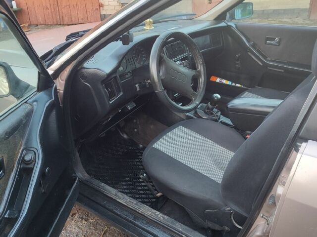 Бежевый Ауди 80, объемом двигателя 1.8 л и пробегом 415 тыс. км за 1900 $, фото 3 на Automoto.ua