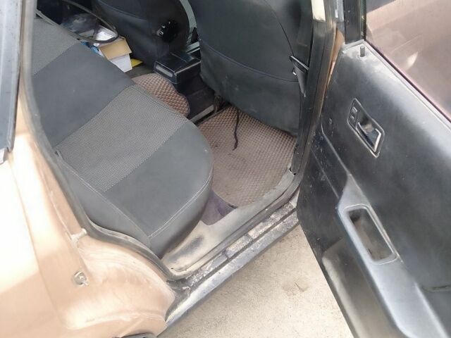 Бежевый Ауди 80, объемом двигателя 1.8 л и пробегом 200 тыс. км за 1300 $, фото 5 на Automoto.ua