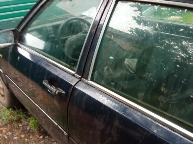 Черный Ауди 80, объемом двигателя 1.6 л и пробегом 400 тыс. км за 700 $, фото 2 на Automoto.ua