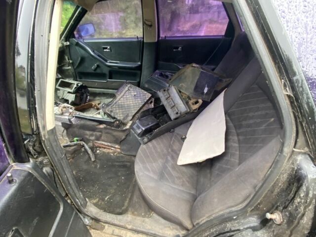 Черный Ауди 80, объемом двигателя 1.6 л и пробегом 700 тыс. км за 1200 $, фото 3 на Automoto.ua