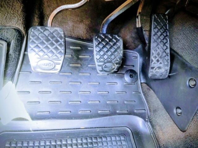 Черный Ауди 80, объемом двигателя 0 л и пробегом 362 тыс. км за 4000 $, фото 4 на Automoto.ua