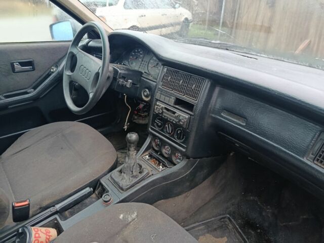 Черный Ауди 80, объемом двигателя 2 л и пробегом 300 тыс. км за 650 $, фото 4 на Automoto.ua
