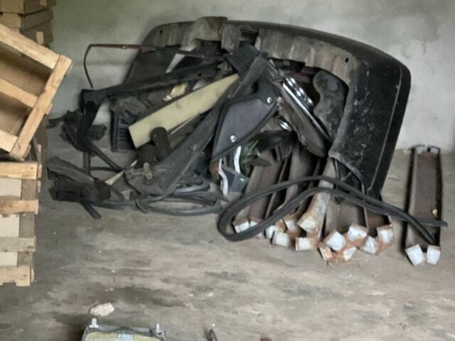 Черный Ауди 80, объемом двигателя 1.6 л и пробегом 700 тыс. км за 1200 $, фото 6 на Automoto.ua