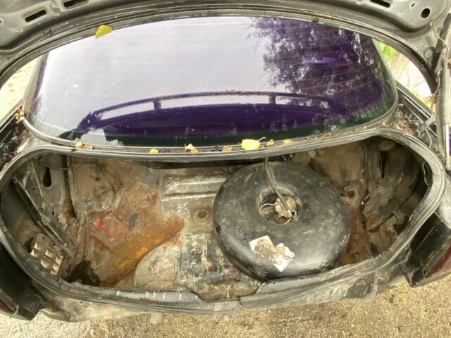 Черный Ауди 80, объемом двигателя 1.6 л и пробегом 700 тыс. км за 1200 $, фото 4 на Automoto.ua