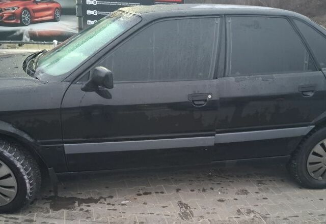 Черный Ауди 80, объемом двигателя 1.8 л и пробегом 299 тыс. км за 2000 $, фото 8 на Automoto.ua