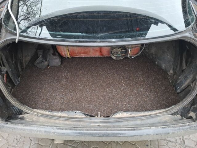 Черный Ауди 80, объемом двигателя 1.8 л и пробегом 299 тыс. км за 2000 $, фото 6 на Automoto.ua