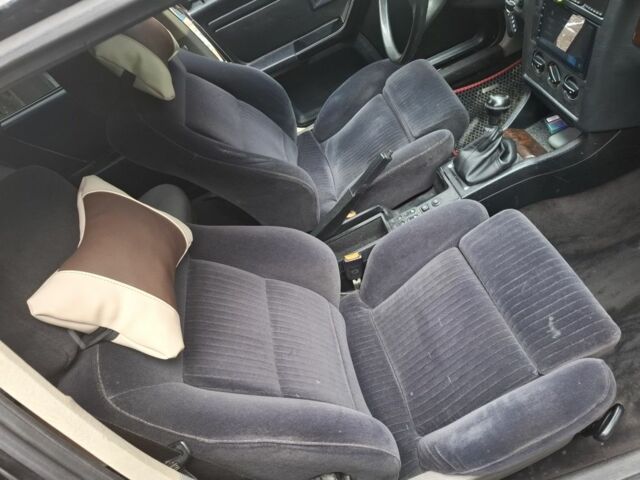 Черный Ауди 80, объемом двигателя 1.8 л и пробегом 299 тыс. км за 2000 $, фото 5 на Automoto.ua