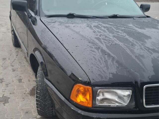 Черный Ауди 80, объемом двигателя 1.8 л и пробегом 299 тыс. км за 2000 $, фото 11 на Automoto.ua