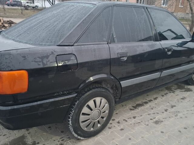 Черный Ауди 80, объемом двигателя 1.8 л и пробегом 299 тыс. км за 2000 $, фото 10 на Automoto.ua
