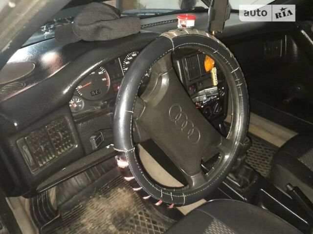 Черный Ауди 80, объемом двигателя 1.78 л и пробегом 420 тыс. км за 2100 $, фото 3 на Automoto.ua