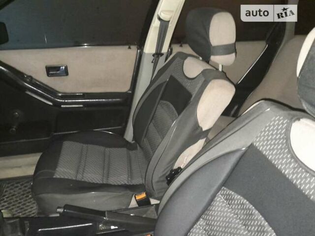 Черный Ауди 80, объемом двигателя 1.78 л и пробегом 420 тыс. км за 2100 $, фото 4 на Automoto.ua