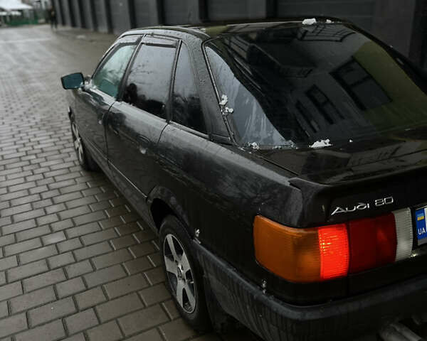 Черный Ауди 80, объемом двигателя 1.8 л и пробегом 602 тыс. км за 2200 $, фото 1 на Automoto.ua