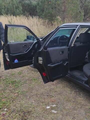 Черный Ауди 80, объемом двигателя 1.6 л и пробегом 360 тыс. км за 2750 $, фото 7 на Automoto.ua