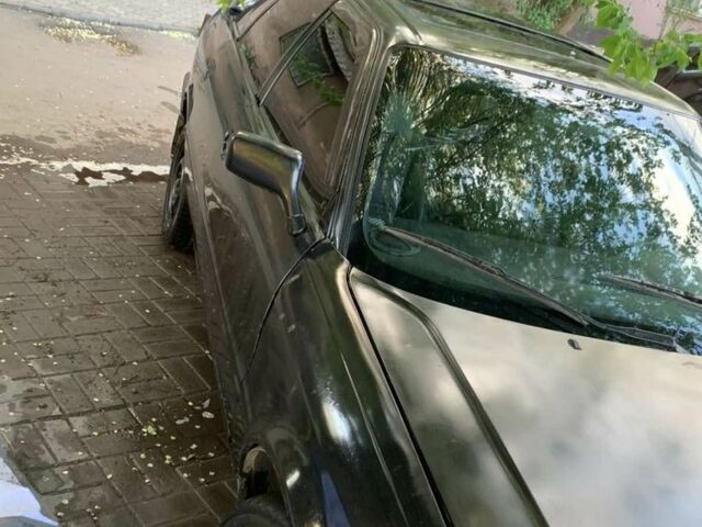 Черный Ауди 80, объемом двигателя 1.6 л и пробегом 350 тыс. км за 900 $, фото 3 на Automoto.ua