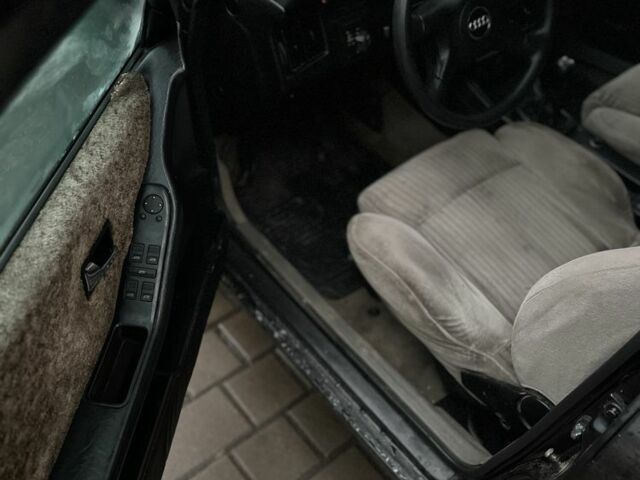 Черный Ауди 80, объемом двигателя 1.8 л и пробегом 600 тыс. км за 2150 $, фото 4 на Automoto.ua