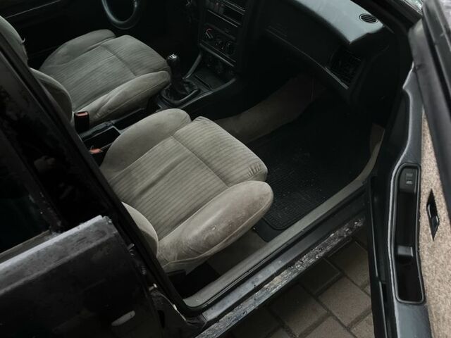 Черный Ауди 80, объемом двигателя 1.8 л и пробегом 600 тыс. км за 2150 $, фото 5 на Automoto.ua