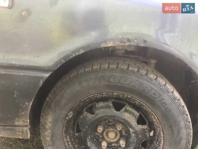 Черный Ауди 80, объемом двигателя 1.6 л и пробегом 300 тыс. км за 2000 $, фото 4 на Automoto.ua