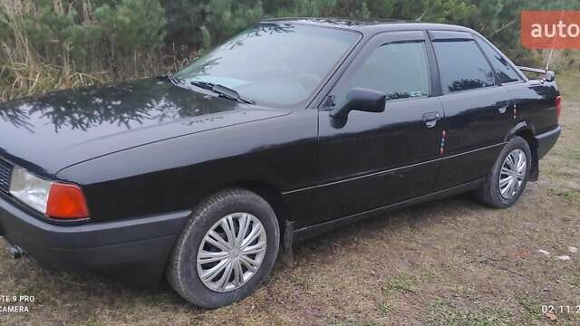 Черный Ауди 80, объемом двигателя 1.6 л и пробегом 360 тыс. км за 2750 $, фото 4 на Automoto.ua