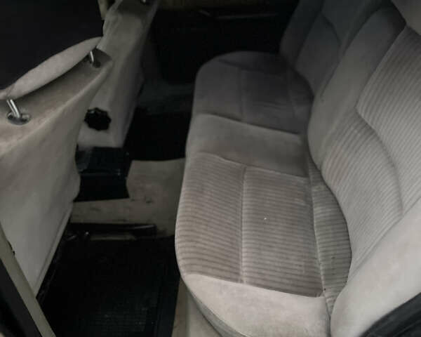 Черный Ауди 80, объемом двигателя 1.8 л и пробегом 602 тыс. км за 2200 $, фото 5 на Automoto.ua