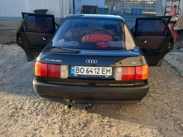 Черный Ауди 80, объемом двигателя 1.8 л и пробегом 250 тыс. км за 1700 $, фото 2 на Automoto.ua