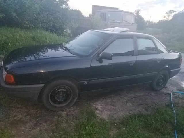 Черный Ауди 80, объемом двигателя 1.8 л и пробегом 1000 тыс. км за 1800 $, фото 5 на Automoto.ua