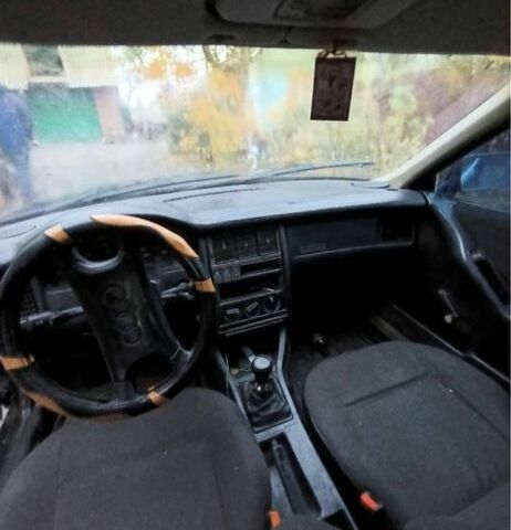 Черный Ауди 80, объемом двигателя 1.8 л и пробегом 400 тыс. км за 1000 $, фото 6 на Automoto.ua