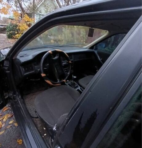 Черный Ауди 80, объемом двигателя 1.8 л и пробегом 400 тыс. км за 1000 $, фото 7 на Automoto.ua