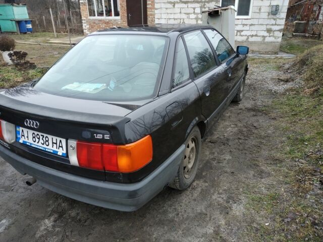 Черный Ауди 80, объемом двигателя 1.8 л и пробегом 1000 тыс. км за 1800 $, фото 3 на Automoto.ua