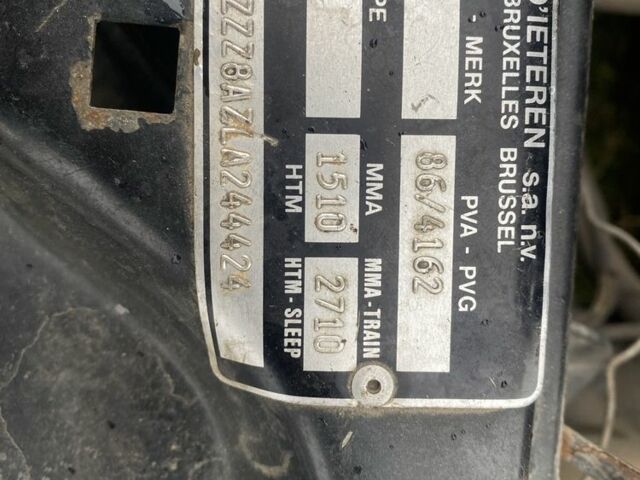 Чорний Ауді 80, об'ємом двигуна 1.8 л та пробігом 300 тис. км за 2700 $, фото 5 на Automoto.ua