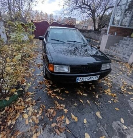 Черный Ауди 80, объемом двигателя 1.8 л и пробегом 400 тыс. км за 1000 $, фото 1 на Automoto.ua
