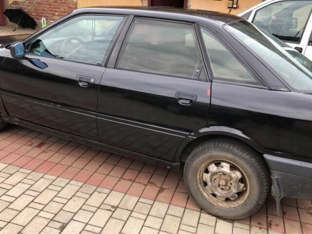 Черный Ауди 80, объемом двигателя 1.8 л и пробегом 300 тыс. км за 1250 $, фото 2 на Automoto.ua