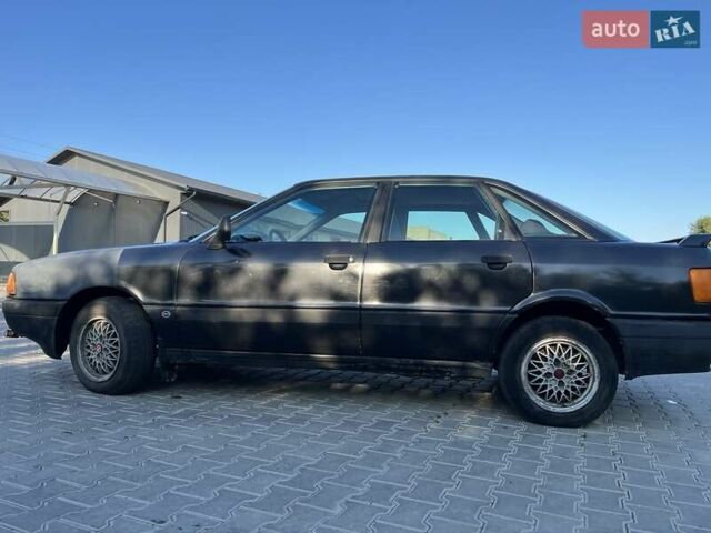 Черный Ауди 80, объемом двигателя 1.8 л и пробегом 327 тыс. км за 1650 $, фото 2 на Automoto.ua