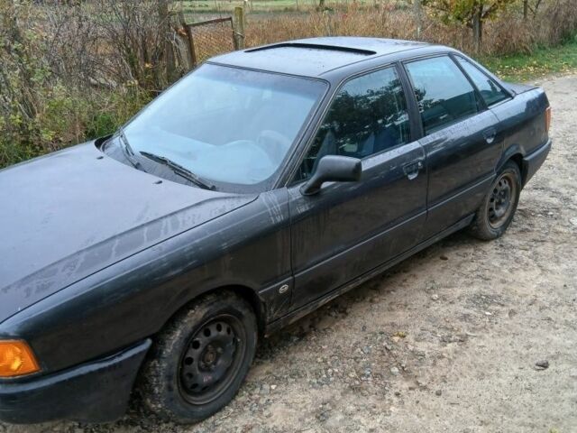 Черный Ауди 80, объемом двигателя 2 л и пробегом 300 тыс. км за 900 $, фото 1 на Automoto.ua